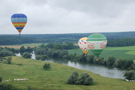 photo d'un vol des montgolfières
